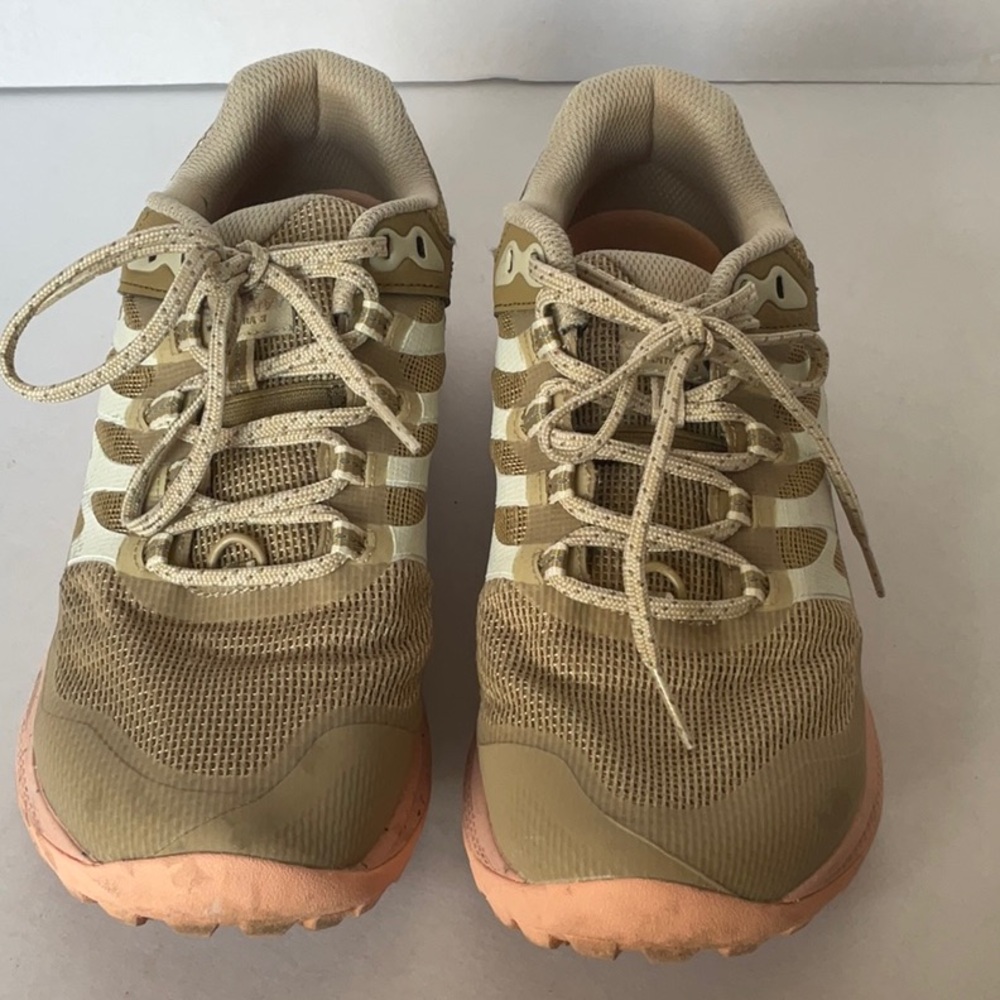 Woman’s 9 Merrell sneaker - Picture 4 of 8